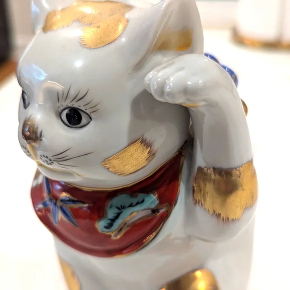 Vintage Kutani Menecki-neko porcelain cat - Picture 3 of 7